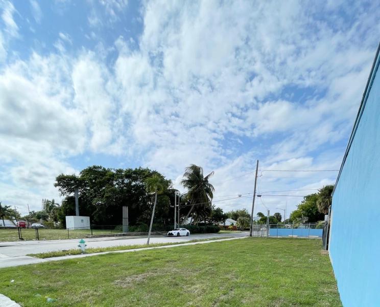  Commercial & Industrial Land Images 