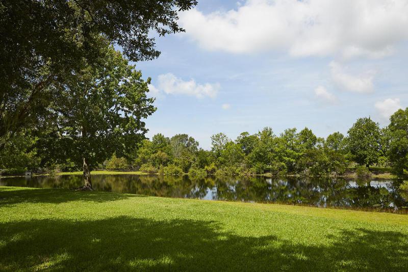  Commercial & Industrial Land Images 