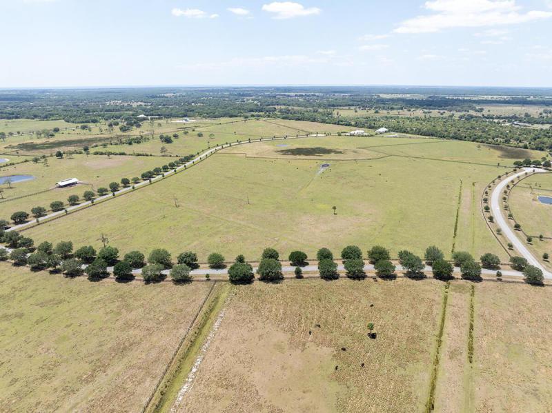  Commercial & Industrial Land Images 