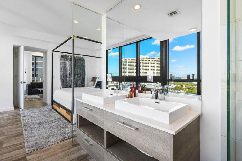  Condo & Townhome Photos
