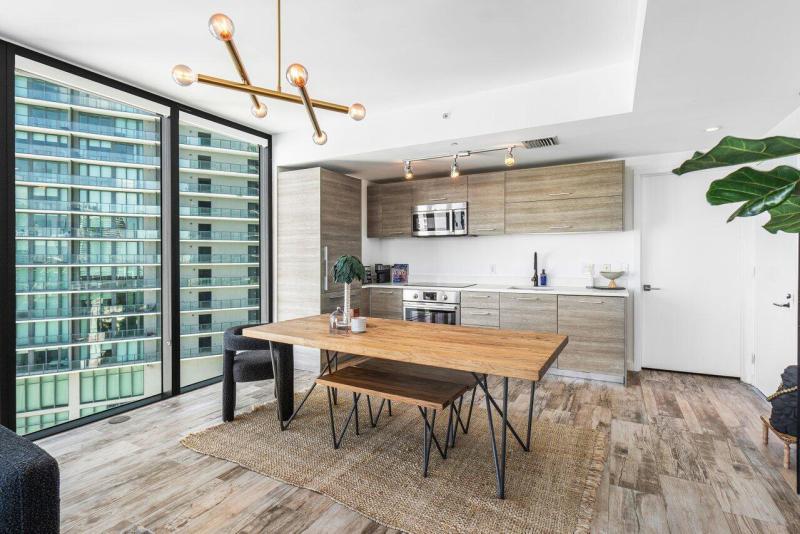  Condo & Townhome Photos