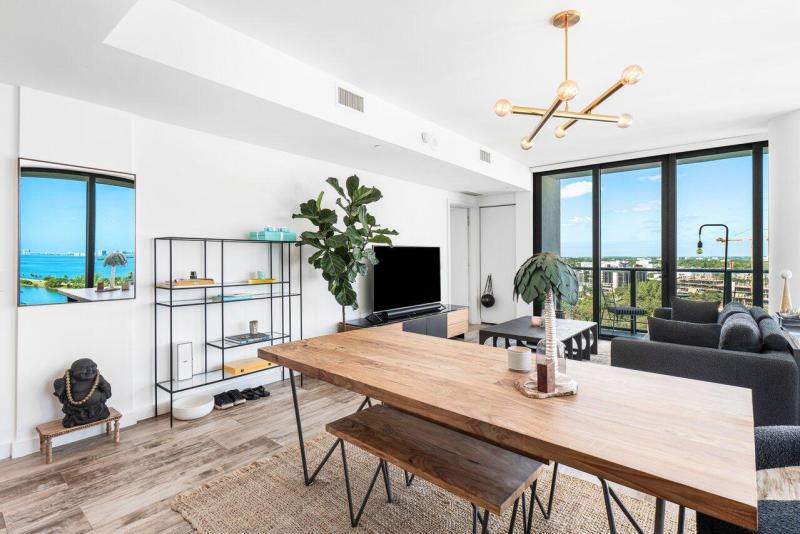  Condo & Townhome Photos