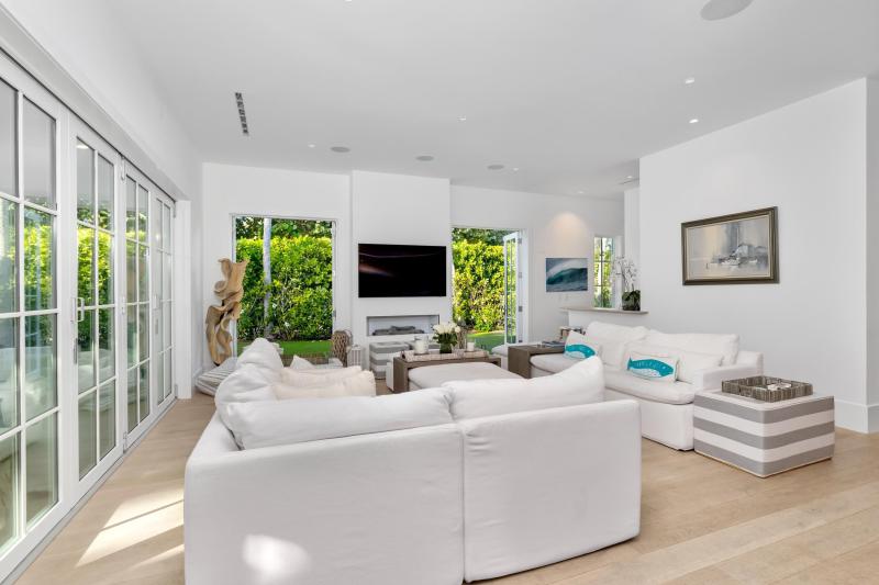  Single Family Homes Photo 10:  Palm Beach,  FL 33480