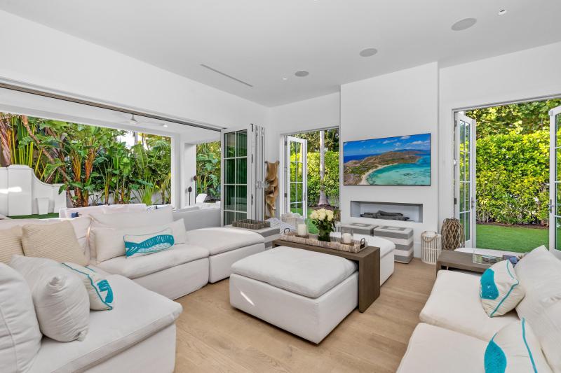  Single Family Homes Photo 13:  Palm Beach,  FL 33480
