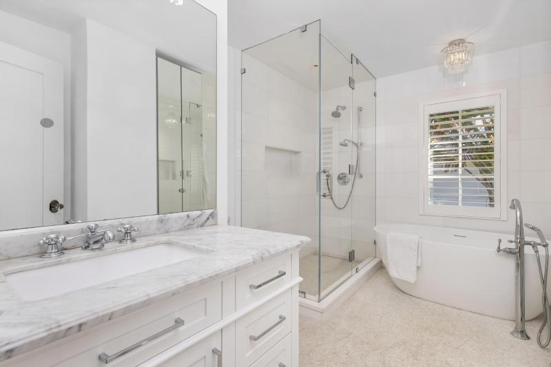  Single Family Homes Photo 33:  Palm Beach,  FL 33480