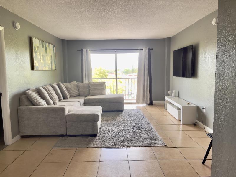  Condo & Townhome Photos