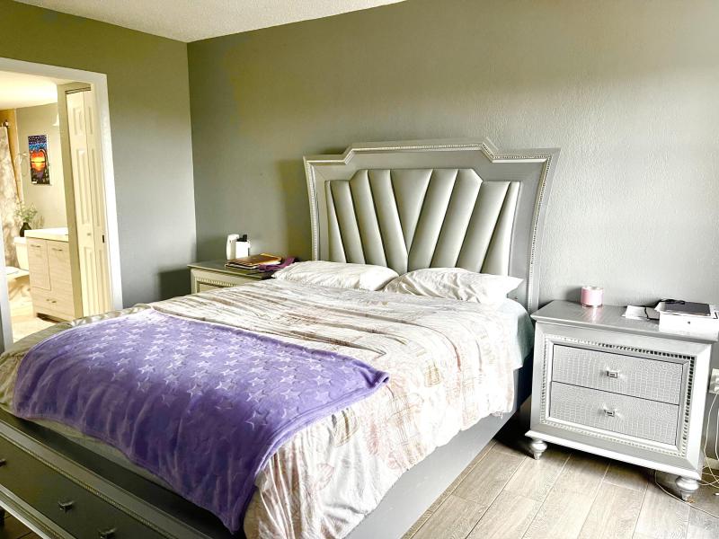  Condo & Townhome Photos