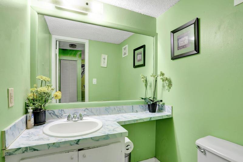  Condo & Townhome Photos