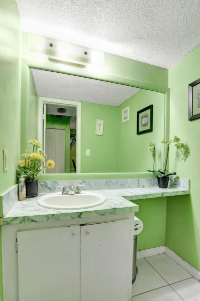  Condo & Townhome Photos