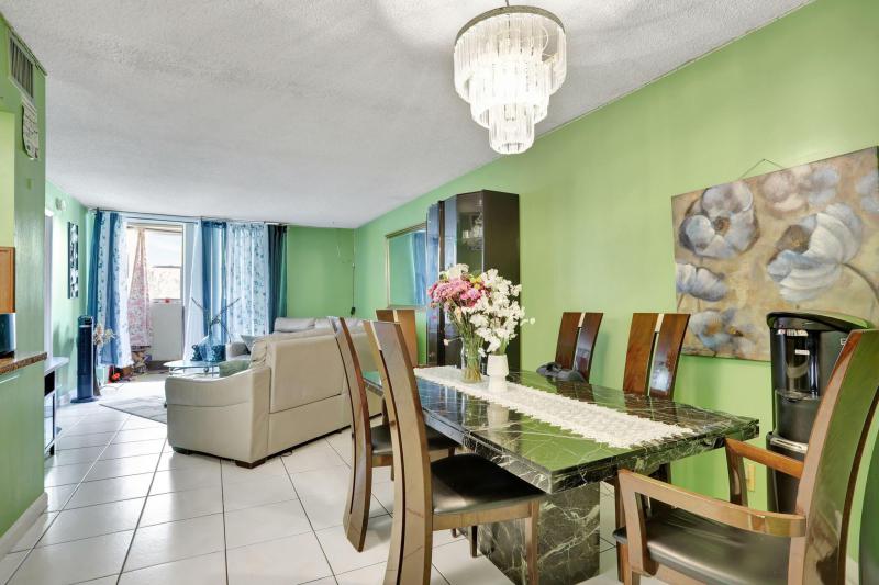  Condo & Townhome Photos