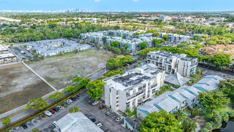  Condo & Townhome Photos