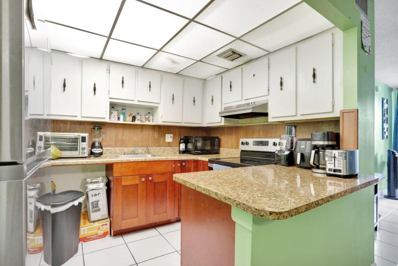  Condo & Townhome Photos