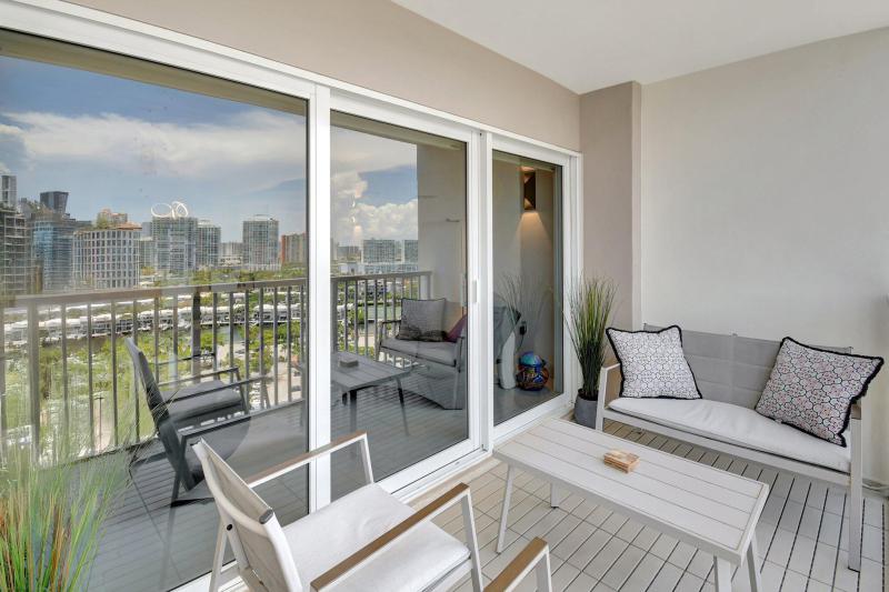  Condo & Townhome Photos