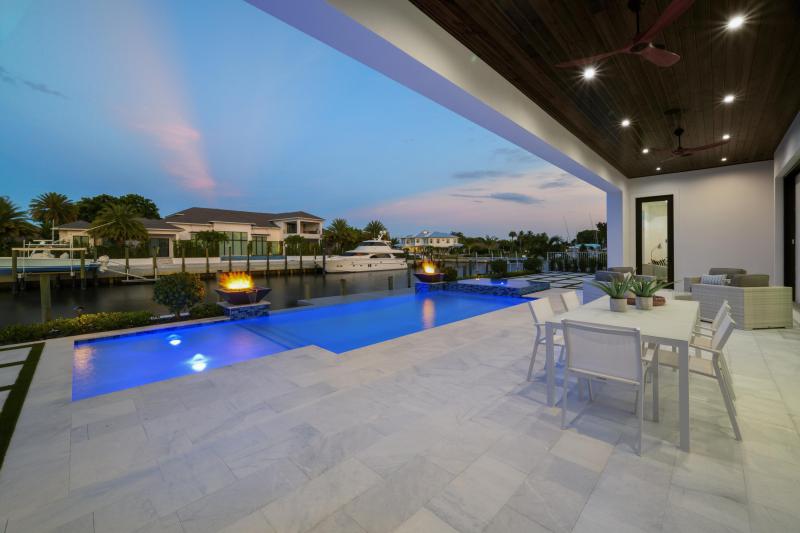  Single Family Homes Photo 2:  North Palm Beach,  FL 33408