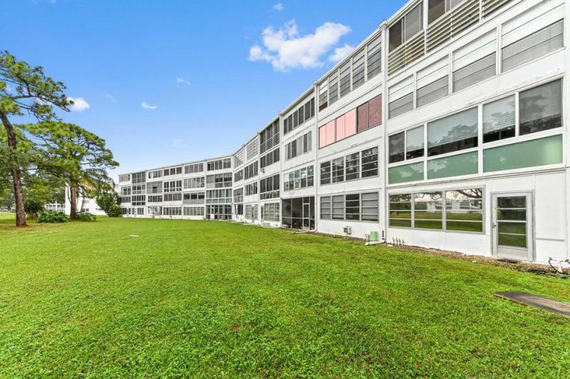  Condo & Townhome Photos