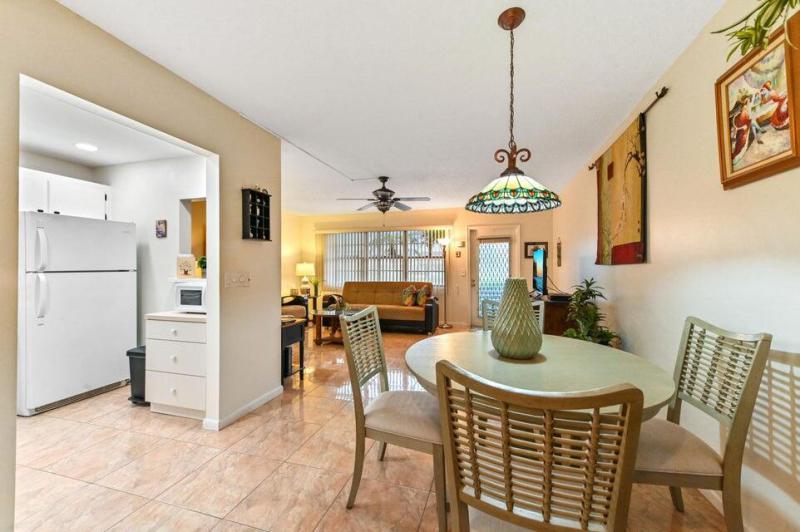 Condo & Townhome Photos
