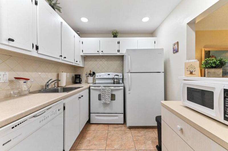  Condo & Townhome Photos