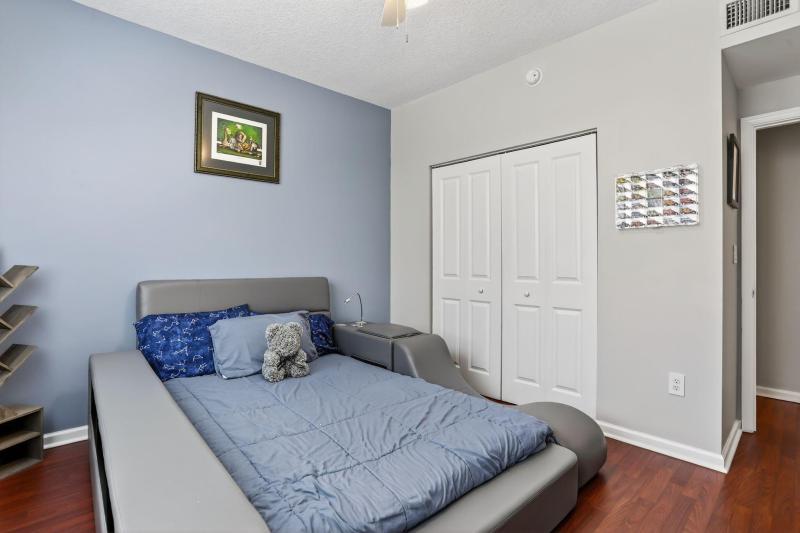  Condo & Townhome Photos