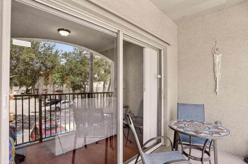  Condo & Townhome Photos