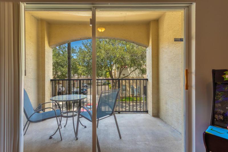  Condo & Townhome Photos