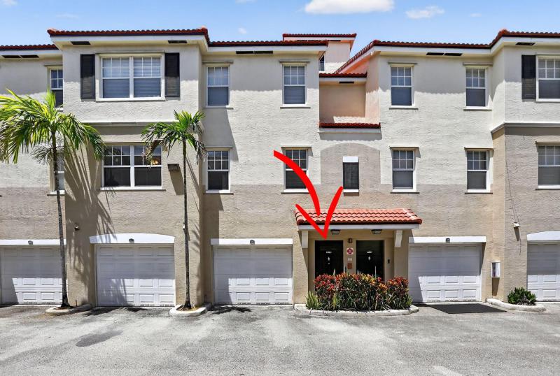  Condo & Townhome Photos