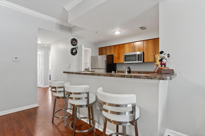  Condo & Townhome Photos