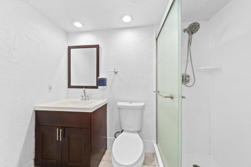  Condo & Townhome Photos