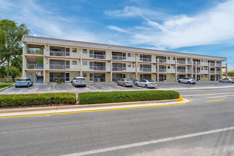  Condo & Townhome Photos