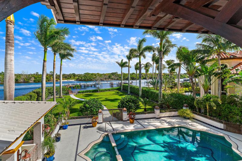  Single Family Homes Photo 13:  Palm Beach Gardens,  FL 33410