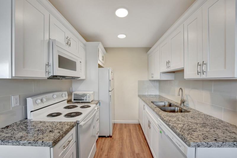  Condo & Townhome Photos