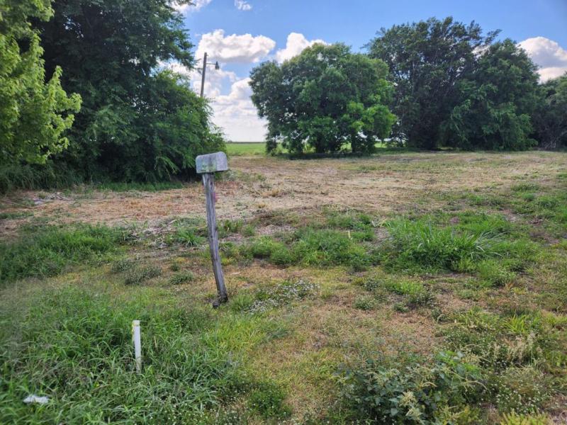  Commercial & Industrial Land Images 