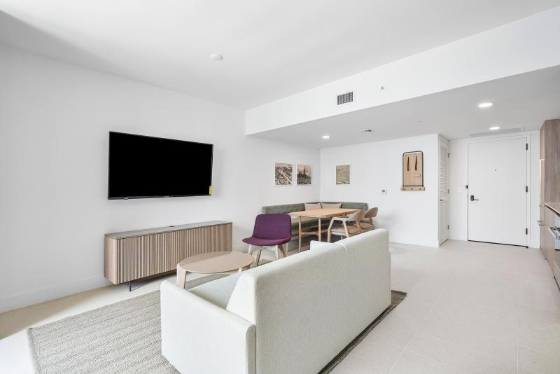  Condo & Townhome Photos