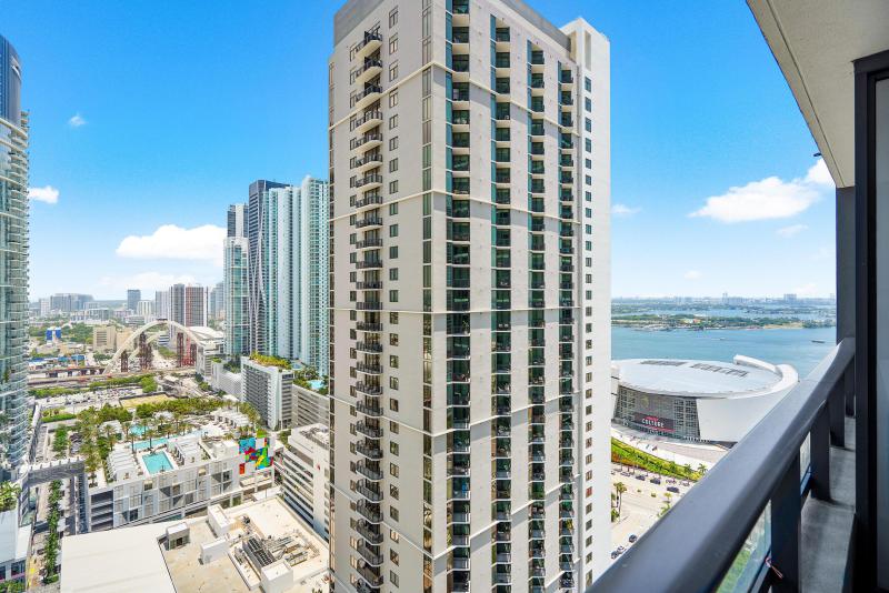  Condo & Townhome Photos