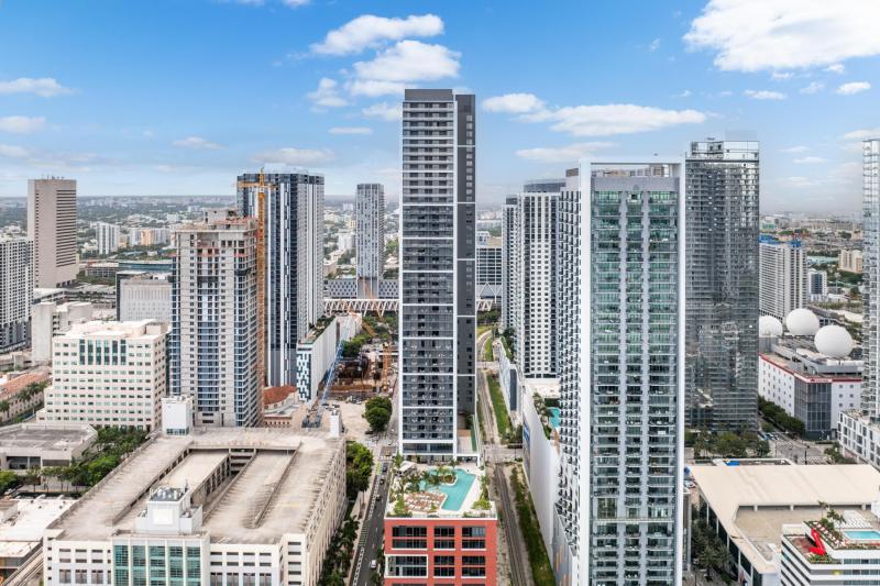  Condo & Townhome Photos