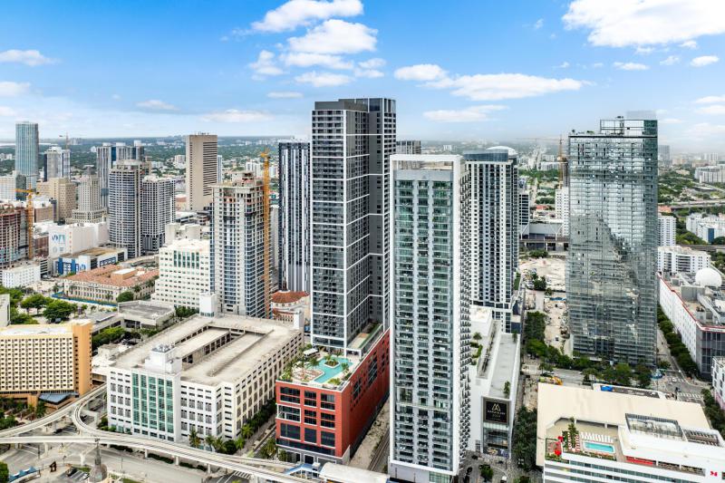  Condo & Townhome Photos