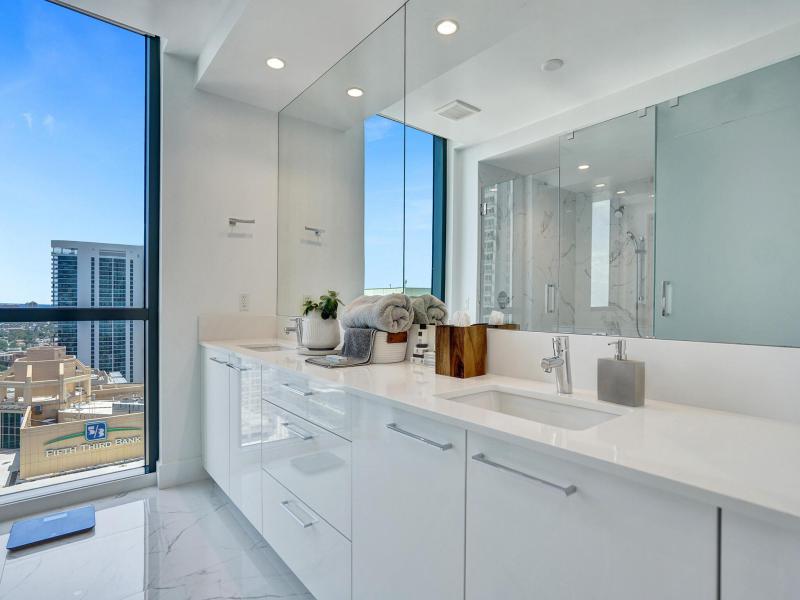  Condo & Townhome Photos