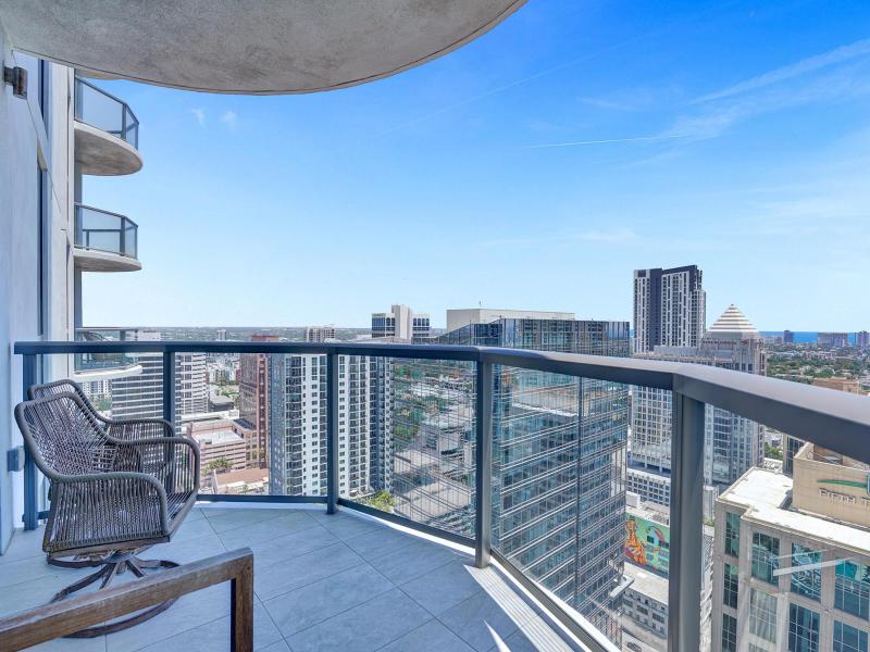  Condo & Townhome Photos