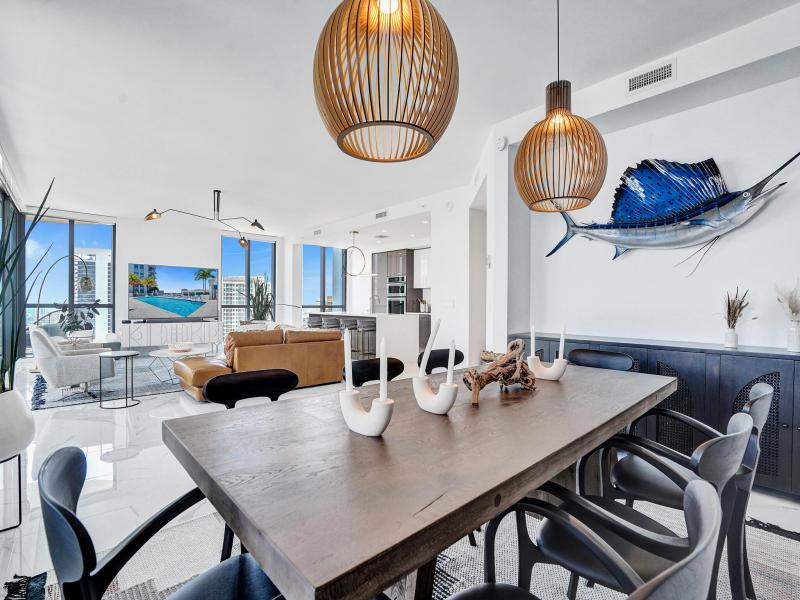  Condo & Townhome Photos