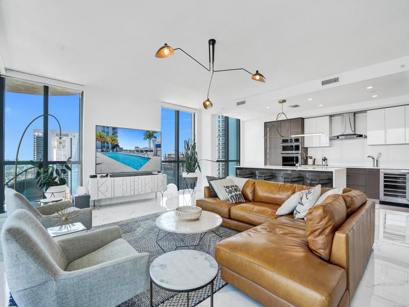  Condo & Townhome Photos