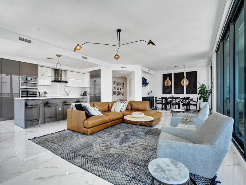  Condo & Townhome Photos