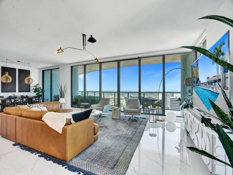  Condo & Townhome Photos