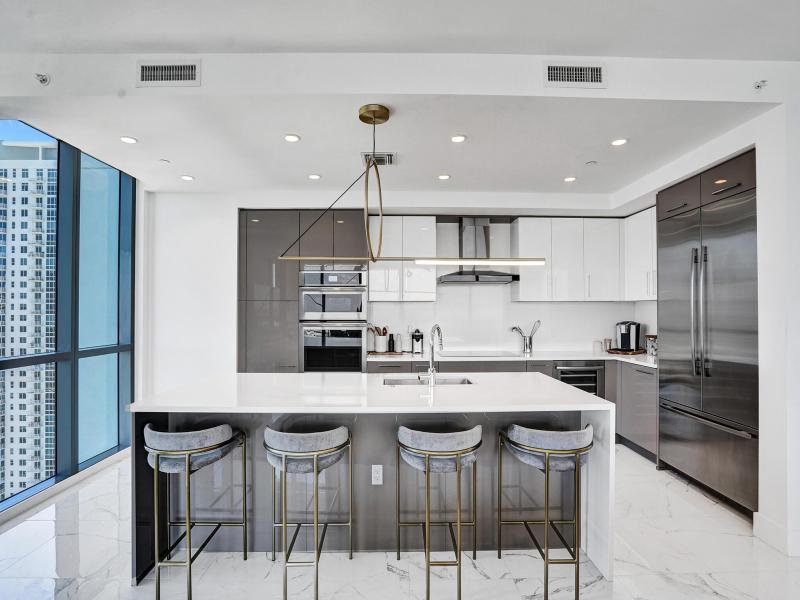  Condo & Townhome Photos