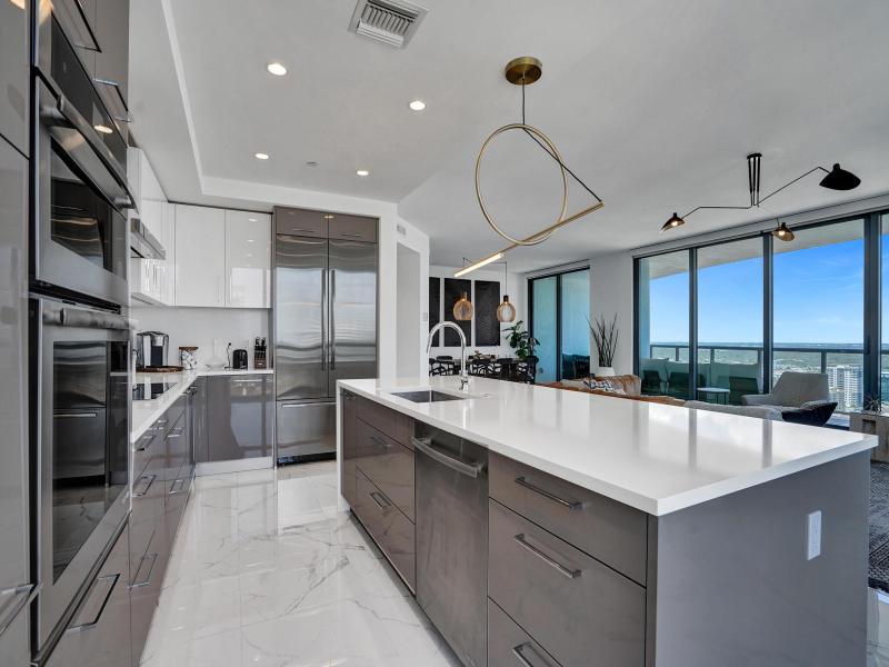  Condo & Townhome Photos