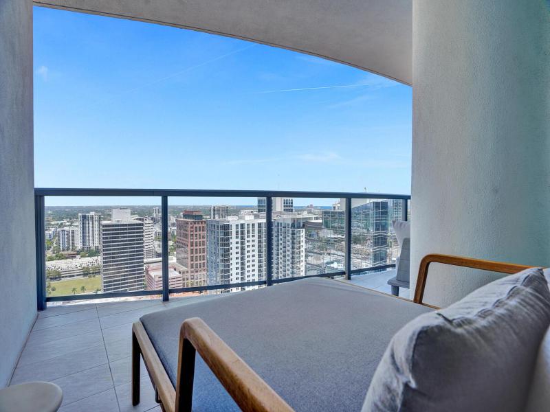  Condo & Townhome Photos