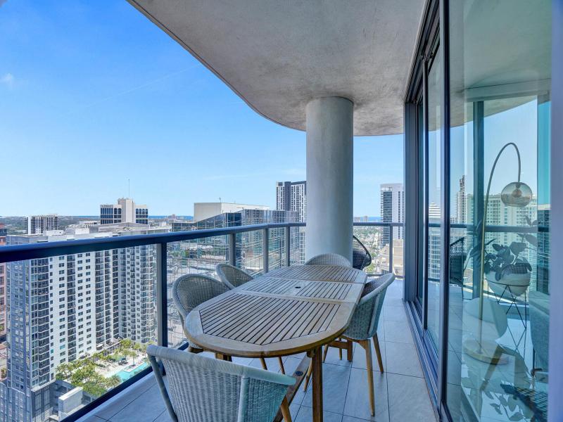  Condo & Townhome Photos