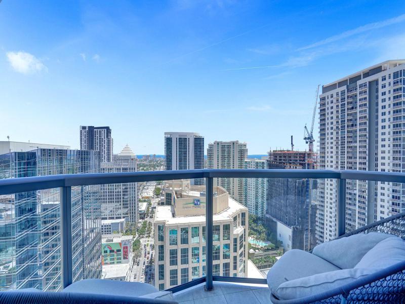  Condo & Townhome Photos