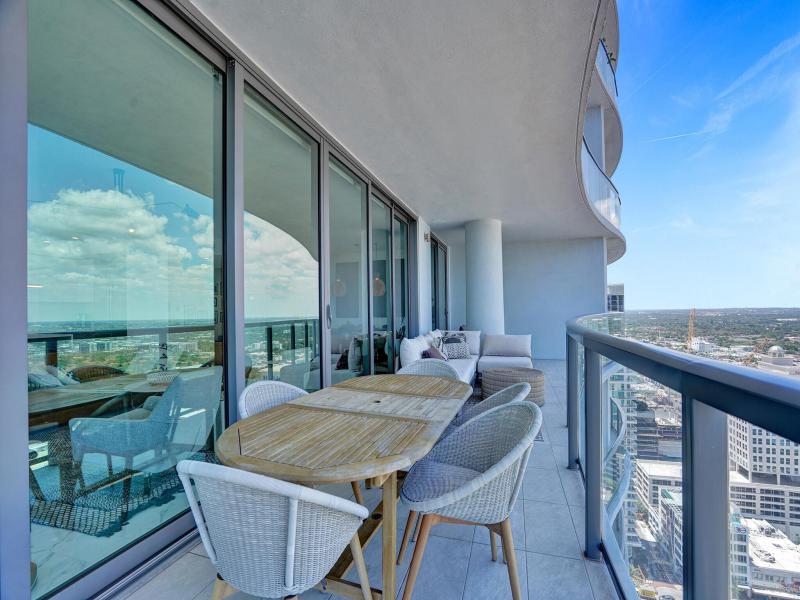  Condo & Townhome Photos
