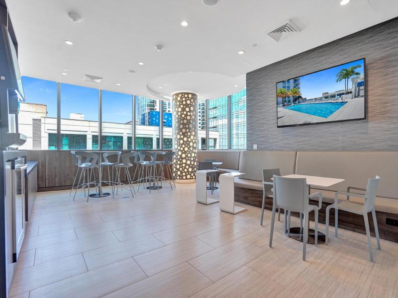  Condo & Townhome Photos