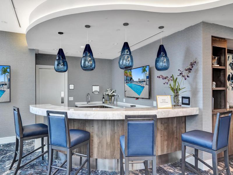  Condo & Townhome Photos