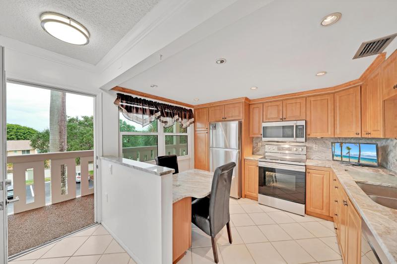  Condo & Townhome Photos